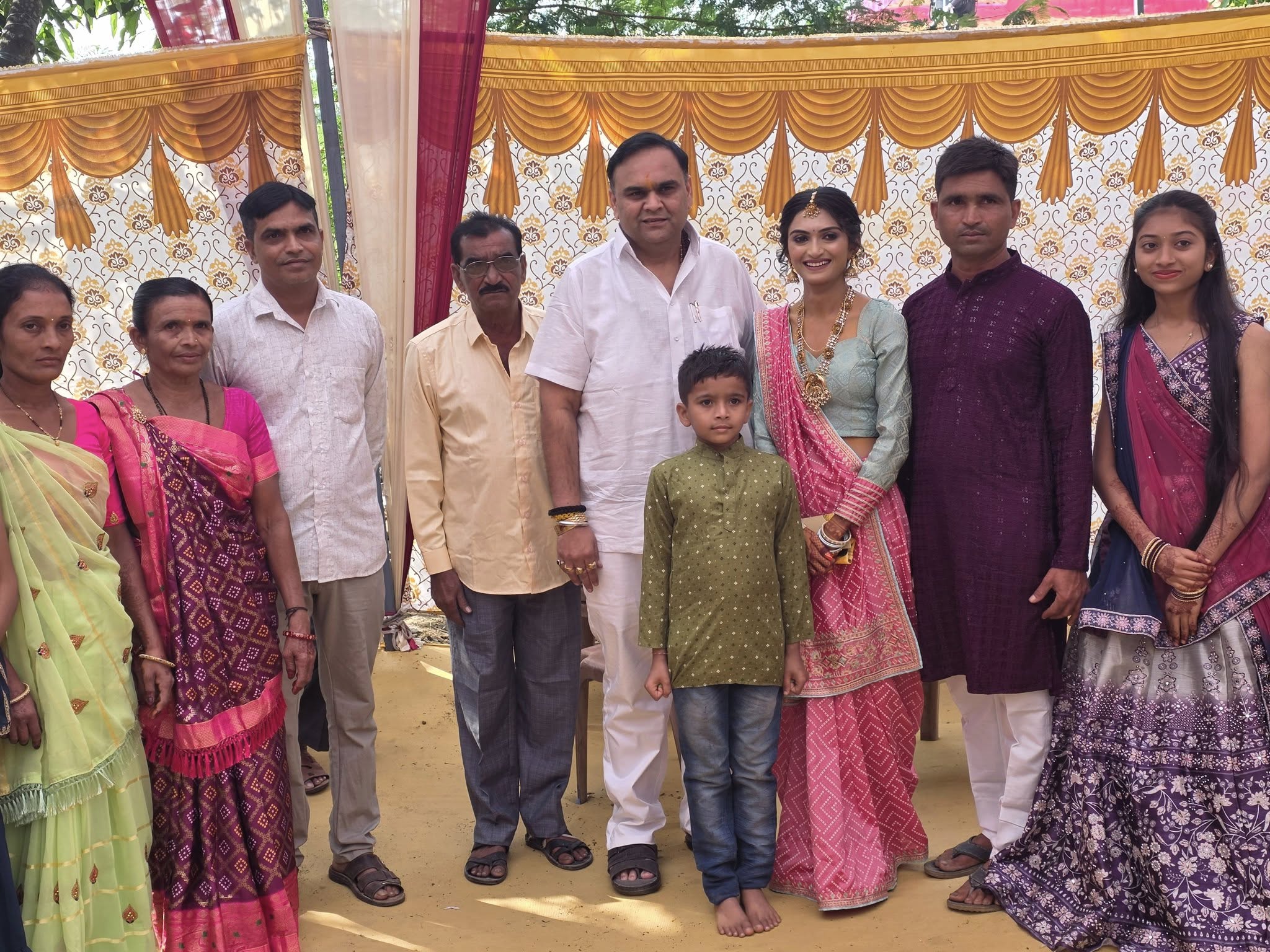 તા.૧૬-૧૧-૨૦૨૫ ના રોજ મારા મિત્ર રમેશભાઈ પટેલ (શેખપુર)ની પૌત્રી એકાંગી પટેલના લગ્નમાં હાજરી આપી.